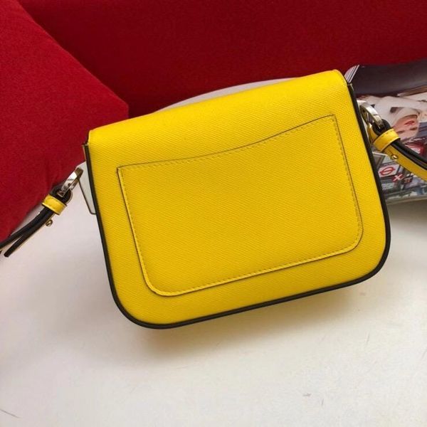 2020 the new style fashion and causel genuine cow leather women one shoulder bag crossbody bag 3 color 20cm 
2020 the new style fashion and causel genuine cow leather women one shoulder bag crossbody bag 3 color 20cm