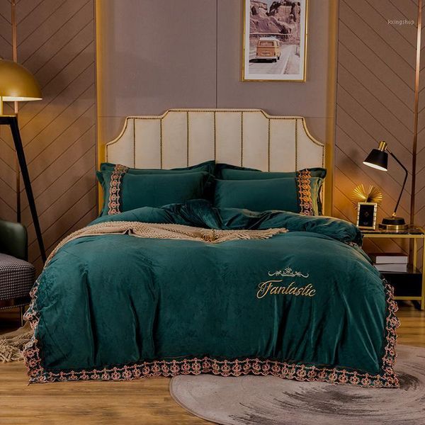 new winter soft flannel fleece velvet embroidery bedding set double lace edge duvet cover set bed linen pillowcases home textile1
new winter soft flannel fleece velvet embroidery bedding set double lace edge duvet cover set bed linen pillowcases home textile1