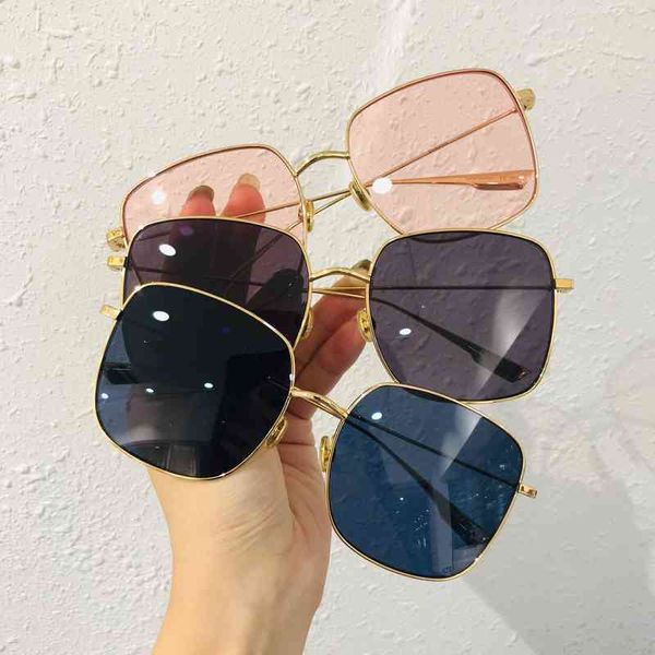 75% off high version family sunglasses women's net red same sunglasses are simple, atmospheric, square, big and thin, White;black
75% off high version family sunglasses women's net red same sunglasses are simple, atmospheric, square, big and thin, White;black