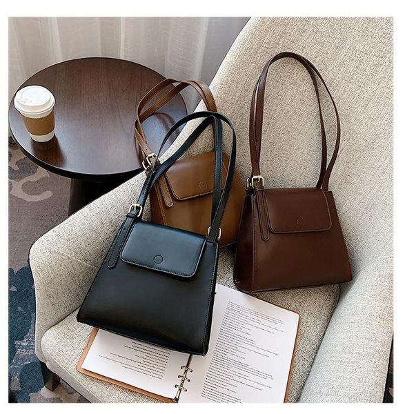 cross body elegant ladies shoulder bag large capacity 2021 style
cross body elegant ladies shoulder bag large capacity 2021 style