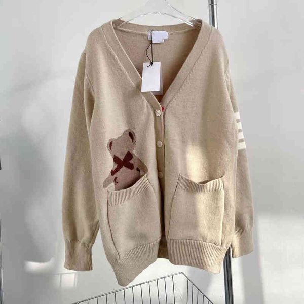 2022 factory wholesale new + b autumn animal v-neck temperament commuting comfort korean casual sweater cardigan, Black
2022 factory wholesale new + b autumn animal v-neck temperament commuting comfort korean casual sweater cardigan, Black