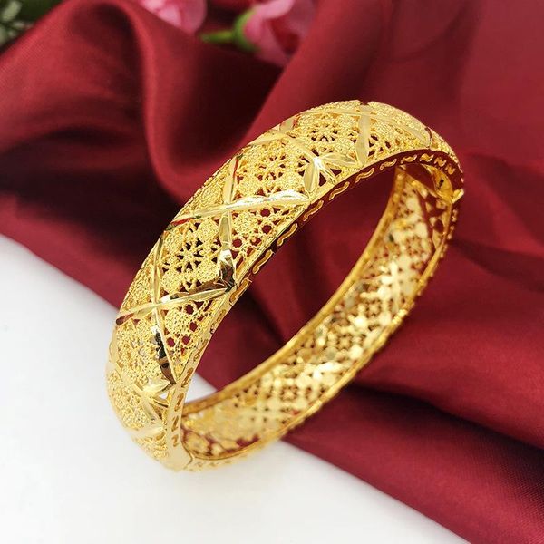 vietnam alluvial gold open bangle copper chic fashion hollow flower bracelets for women, Black
vietnam alluvial gold open bangle copper chic fashion hollow flower bracelets for women, Black