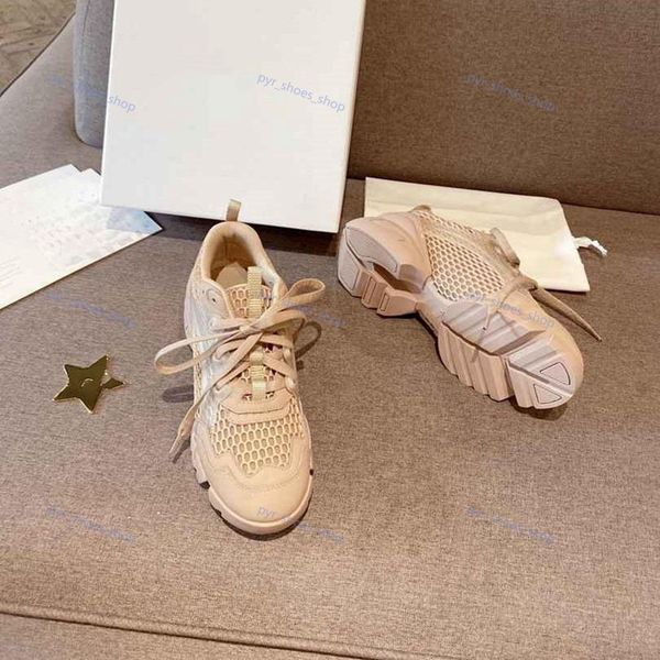 2021 new fashion ladies casual shoes retro all-match sneakers paris design trend platform sneakers sports jogging shoes large size 35-41, Black;red
2021 new fashion ladies casual shoes retro all-match sneakers paris design trend platform sneakers sports jogging shoes large size 35-41, Black;red