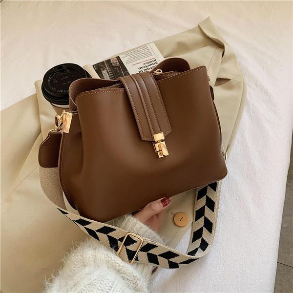2021 new vintage simple small pu leather bucket crossbody bags for women designer fashion lady luxury black shoulder handbags
2021 new vintage simple small pu leather bucket crossbody bags for women designer fashion lady luxury black shoulder handbags