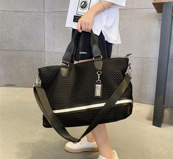 shopping bag for men and women luggage versatile handbag for business trip leisure sport general purpose pouches shoulder bag
shopping bag for men and women luggage versatile handbag for business trip leisure sport general purpose pouches shoulder bag