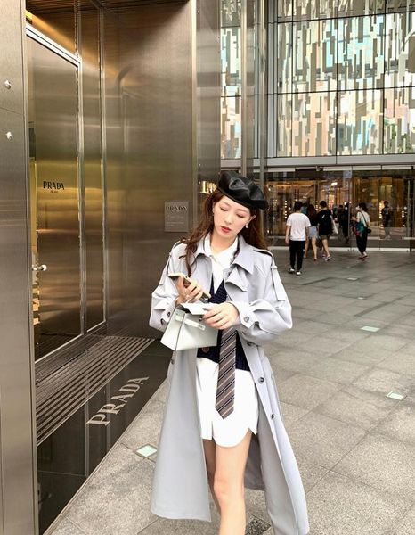 new fashion 2021 fall /autumn high fashion double breasted long trench coat with belt chic female windbreaker, Tan;black
new fashion 2021 fall /autumn high fashion double breasted long trench coat with belt chic female windbreaker, Tan;black