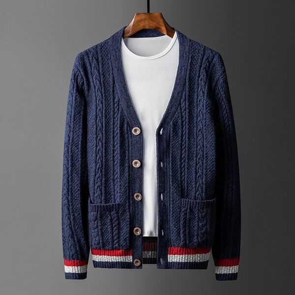 2021 new 100% cotton men's winter deep v down korea striped style jacket seams 4xl op16, Black;brown
2021 new 100% cotton men's winter deep v down korea striped style jacket seams 4xl op16, Black;brown