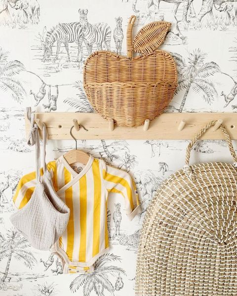 ins handmade cane apple shaped storage basket wall decoration shooting props beautiful1
ins handmade cane apple shaped storage basket wall decoration shooting props beautiful1