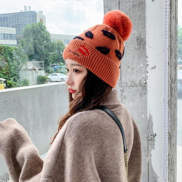 2020 japanese lips color woolen cap female student all-matching knitted earflaps slipover outing hat, Blue;gray
2020 japanese lips color woolen cap female student all-matching knitted earflaps slipover outing hat, Blue;gray