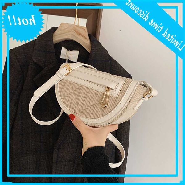 fashion corduroy saddle bag for brand designer ladies crossbody tasks 2021 new shoulder bags women random shopping wallets
fashion corduroy saddle bag for brand designer ladies crossbody tasks 2021 new shoulder bags women random shopping wallets