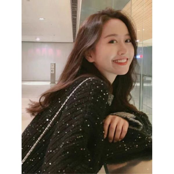 autumn 2021 and winter new harbor woman's nightgown shiny loose sequins wear lazy wind joker sweater rlqu, White;black
autumn 2021 and winter new harbor woman's nightgown shiny loose sequins wear lazy wind joker sweater rlqu, White;black