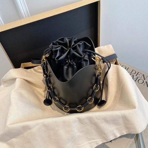 western style bucket bag female 2021 new trendy korean fashion lady messenger bag chain hand single shoulder
western style bucket bag female 2021 new trendy korean fashion lady messenger bag chain hand single shoulder