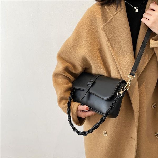 shoulder bags retro woven strap women handbag 2021 korean pu leather designer bag ladies black crossbody shopper
shoulder bags retro woven strap women handbag 2021 korean pu leather designer bag ladies black crossbody shopper