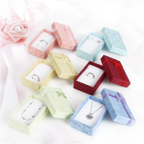 paper gifts pendant necklaces earrings rings display case cardboard jewelry boxes for anniversary wedding birthday
paper gifts pendant necklaces earrings rings display case cardboard jewelry boxes for anniversary wedding birthday