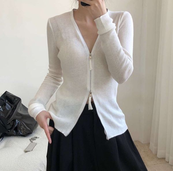 spring fashion v-neck dign double zipper knitted cardigan sweater shows thin and high long sleeve top, White;black 
spring fashion v-neck dign double zipper knitted cardigan sweater shows thin and high long sleeve top, White;black