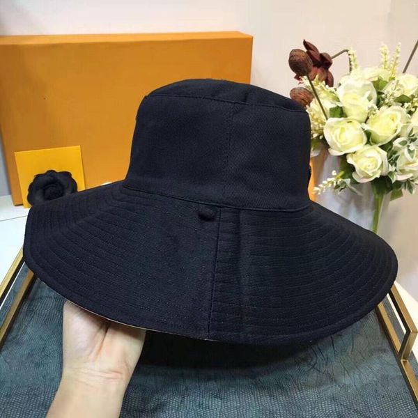 2021 new style luxury bucket hats women fashion brand designer basin hat nylon sun cap black outdoor travel hat men122, Blue;gray
2021 new style luxury bucket hats women fashion brand designer basin hat nylon sun cap black outdoor travel hat men122, Blue;gray
