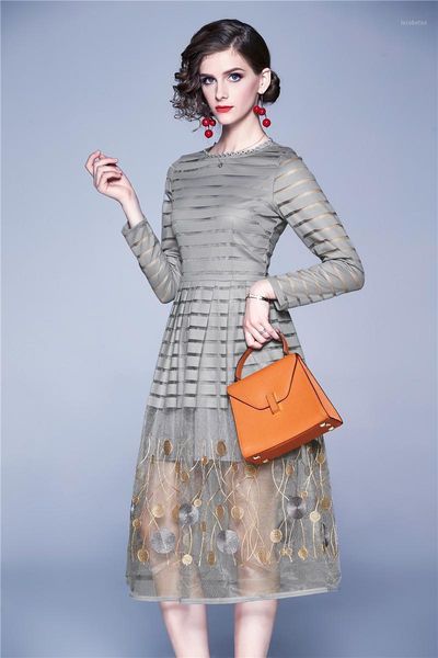 casual dresses elegant designer women dress ladies luxury embroidery mesh female gray vintage wedding party robe vestidos1, Black;gray
casual dresses elegant designer women dress ladies luxury embroidery mesh female gray vintage wedding party robe vestidos1, Black;gray