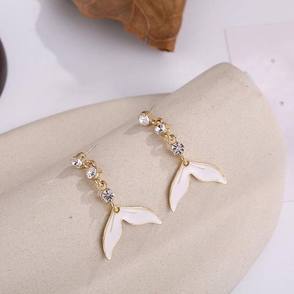 the new geometric irregular and long tassel fishtail earrings of 2020 from south korea are stylish women's earrings, Golden;silver
the new geometric irregular and long tassel fishtail earrings of 2020 from south korea are stylish women's earrings, Golden;silver