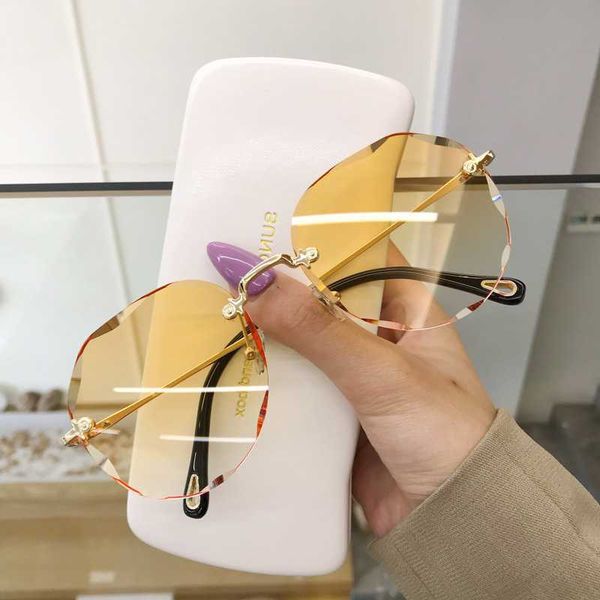 blsunglasses, frameless trimmed female yellow round face, square polygon, personalized style, high grade sunglasses m l, White;black
blsunglasses, frameless trimmed female yellow round face, square polygon, personalized style, high grade sunglasses m l, White;black