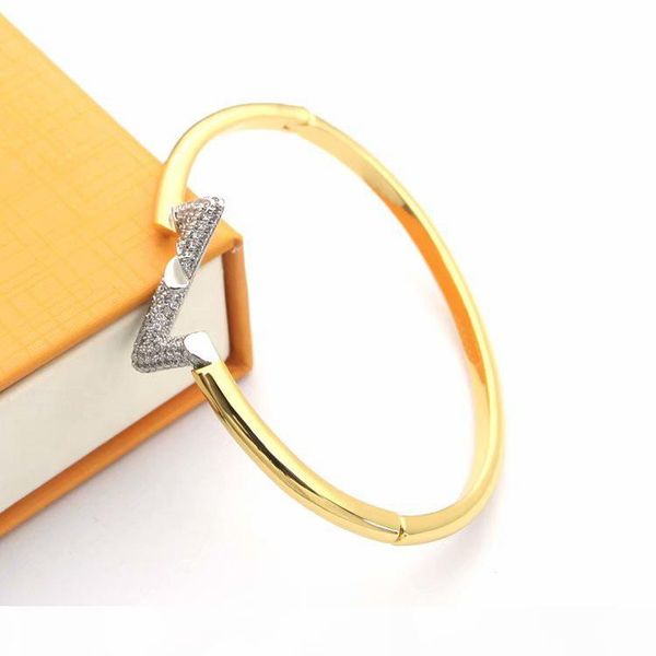 europe america fashion style men lady women titanium steel engraved v initials setting diamond volt bangle bracelet gold color, Black
europe america fashion style men lady women titanium steel engraved v initials setting diamond volt bangle bracelet gold color, Black