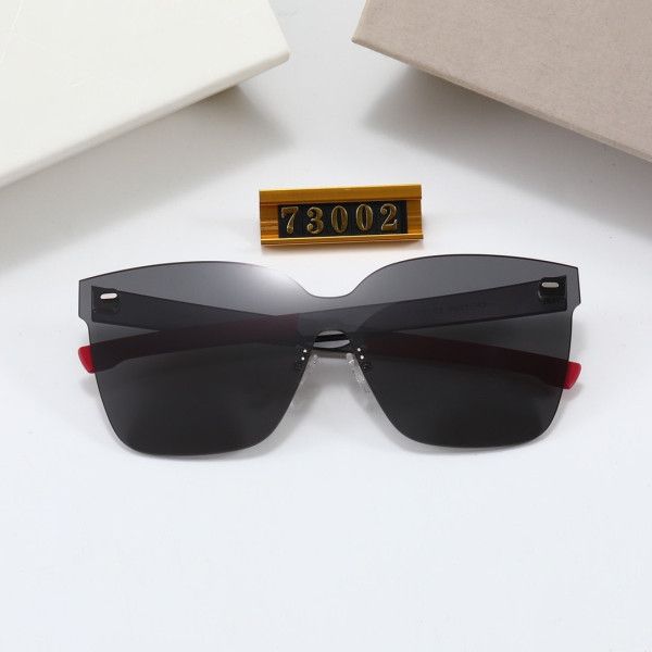 luxury-d73002 new fashion designer sunglasses retro frame popular vintage uv400 lens protection eye classic style d73002, White;black
luxury-d73002 new fashion designer sunglasses retro frame popular vintage uv400 lens protection eye classic style d73002, White;black