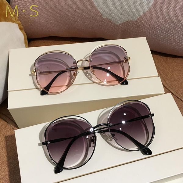 new round sunglasses women oversized eyewear 2020 gradient brown pink rimless sun glasses for female gift brand designer uv400, White;black
new round sunglasses women oversized eyewear 2020 gradient brown pink rimless sun glasses for female gift brand designer uv400, White;black