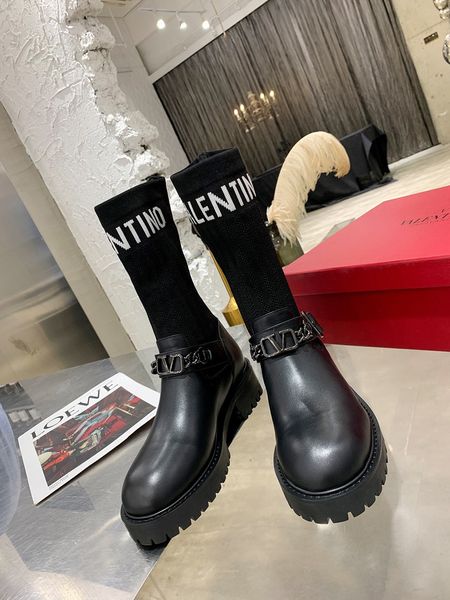 designer womens boots luxury black metal buckle decoration leather stitching knitted elastic stockings letters round head boots high qualit
designer womens boots luxury black metal buckle decoration leather stitching knitted elastic stockings letters round head boots high qualit