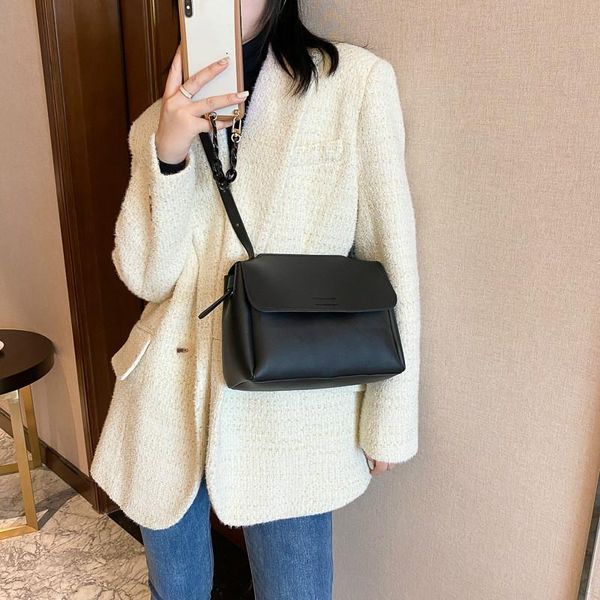 shoulder bags simple women's bag winter fashion versatile portable one messenger crossbody for women
shoulder bags simple women's bag winter fashion versatile portable one messenger crossbody for women