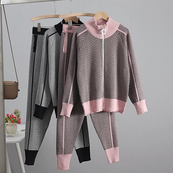2021 new christmas tree knit two piece sets zipperturtleneck cardigan sweater sport tracksuits chic open cardigans + harem pants pvnw, White
2021 new christmas tree knit two piece sets zipperturtleneck cardigan sweater sport tracksuits chic open cardigans + harem pants pvnw, White