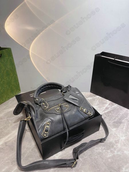 motorcycle bag packbag leopard shoulder woven tote bags letter handbag leather women mens designer tote large capacity metal buckle
motorcycle bag packbag leopard shoulder woven tote bags letter handbag leather women mens designer tote large capacity metal buckle
