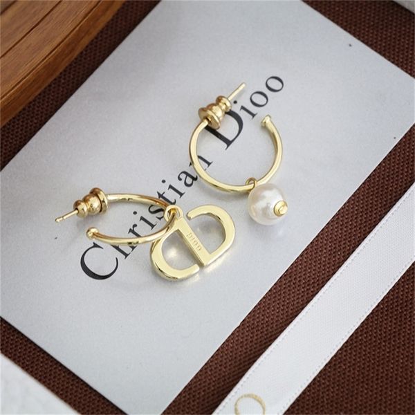 85% off factory clearance family gold asymmetric pearl earrings new red female earrings, Golden
85% off factory clearance family gold asymmetric pearl earrings new red female earrings, Golden