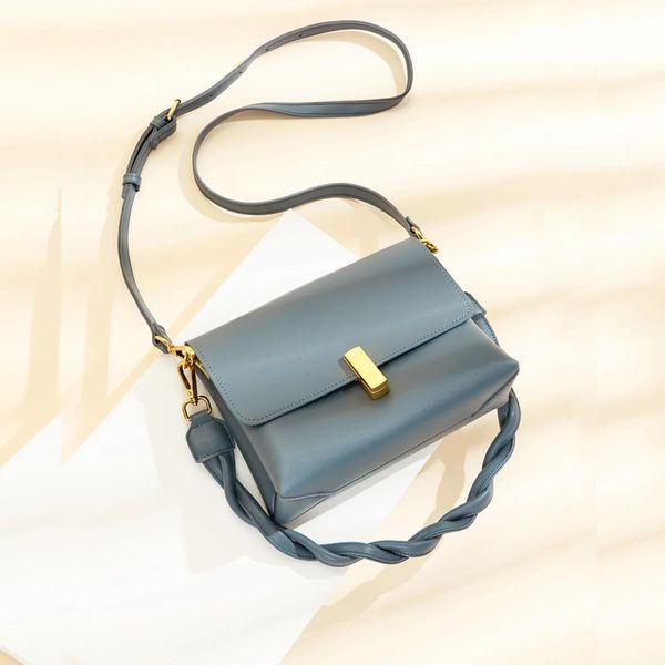 pure color fashion woven shoulder strap handbag lady small square bag shoulder bag two shoulder straps
pure color fashion woven shoulder strap handbag lady small square bag shoulder bag two shoulder straps
