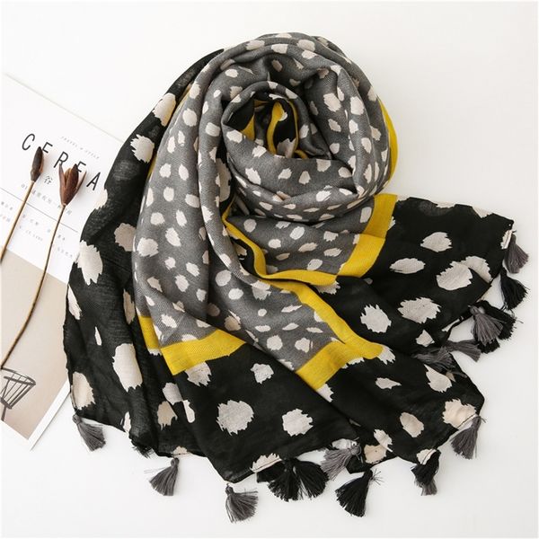 ladies fashion leopard dot tassel viscose shawl scarf autumn winter thick pashmina stole bufandas muslim hijab sjaal 180*100cm y201007, Blue;gray
ladies fashion leopard dot tassel viscose shawl scarf autumn winter thick pashmina stole bufandas muslim hijab sjaal 180*100cm y201007, Blue;gray