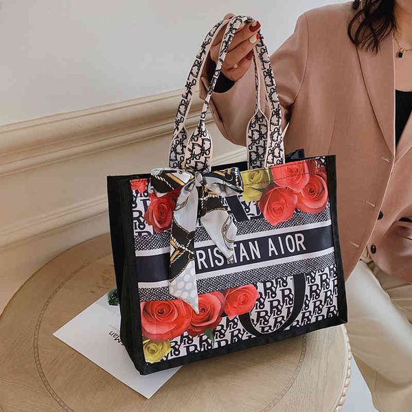 2022 factory wholesale new large capacity canvas shopping trendy korean fashion printed single shoulder armpit handbag tote bag
2022 factory wholesale new large capacity canvas shopping trendy korean fashion printed single shoulder armpit handbag tote bag