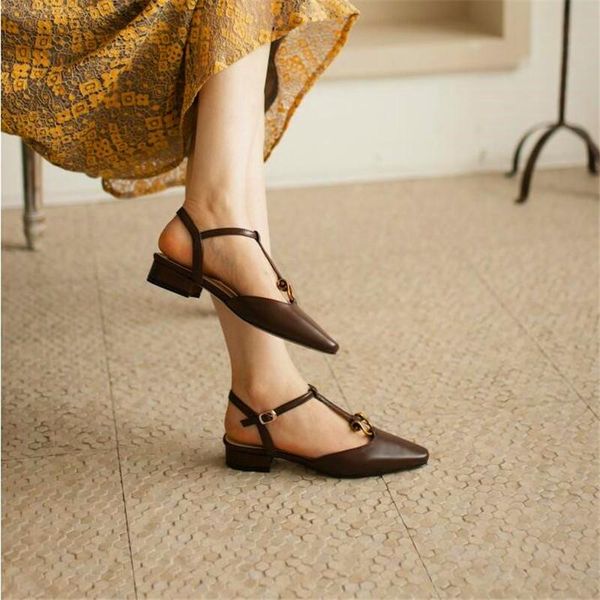 pointed t strap metal buckle decoration ladies high heels black brown leather high heels spring and autumn ladies banquet
pointed t strap metal buckle decoration ladies high heels black brown leather high heels spring and autumn ladies banquet