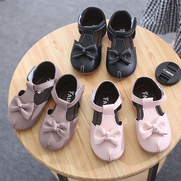 summer korean 2020 bowknot baotou velcro sandals round head anti slip middle and small children's single sho fashion, Black;red
summer korean 2020 bowknot baotou velcro sandals round head anti slip middle and small children's single sho fashion, Black;red