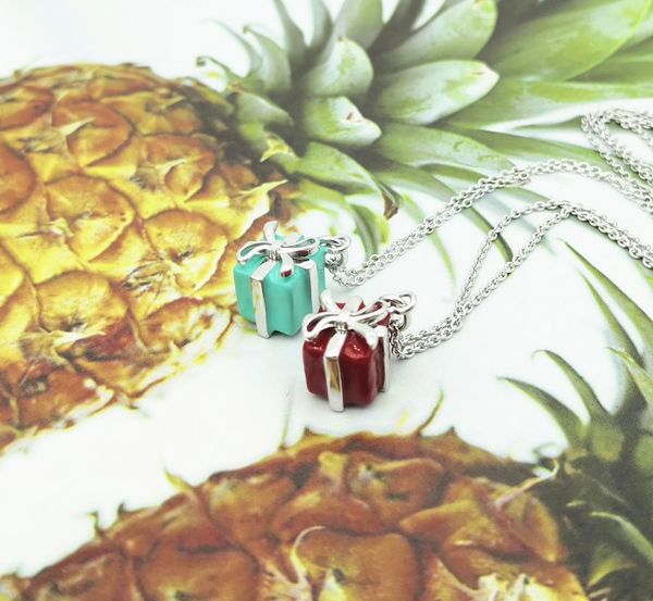 pure silver ms classic blue-green red enamel bowknot gift pendant necklace couples personality fashion44
pure silver ms classic blue-green red enamel bowknot gift pendant necklace couples personality fashion44