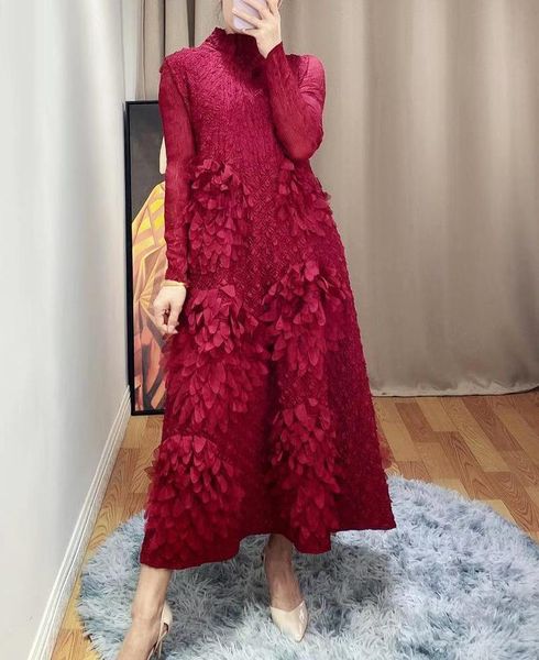 2021 fall women's new high neck dress miyak fold fashionable large size high elasticity slim petal mid-length dress tied, Black;gray
2021 fall women's new high neck dress miyak fold fashionable large size high elasticity slim petal mid-length dress tied, Black;gray