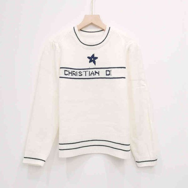2022 factory wholesale new products in early autumn letter jacquard five pointed star embroidered pullover long sleeve sweater women's, White;black
2022 factory wholesale new products in early autumn letter jacquard five pointed star embroidered pullover long sleeve sweater women's, White;black