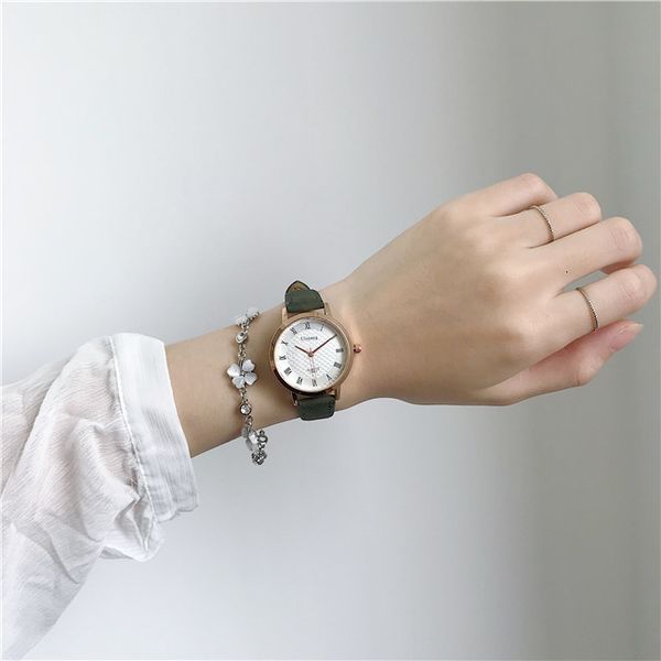 watch female student ins yuansufeng art retro college fengsen department small dial xiaoqing new simple korean version, Slivery;brown
watch female student ins yuansufeng art retro college fengsen department small dial xiaoqing new simple korean version, Slivery;brown