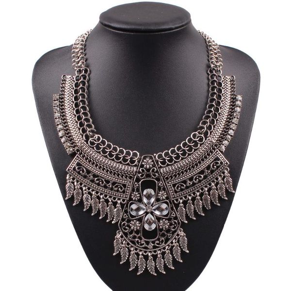 new arrival design fashion brand alloy necklace chunky statement crystal pendant chain vintage necklace for women jewelry, Silver
new arrival design fashion brand alloy necklace chunky statement crystal pendant chain vintage necklace for women jewelry, Silver