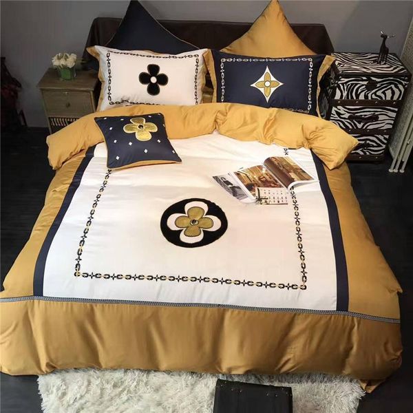 40 4/6/7pcs egypt cotton classic fashion bedding set applique duvet cover set bedsheet pillowcases king size bed linen
40 4/6/7pcs egypt cotton classic fashion bedding set applique duvet cover set bedsheet pillowcases king size bed linen