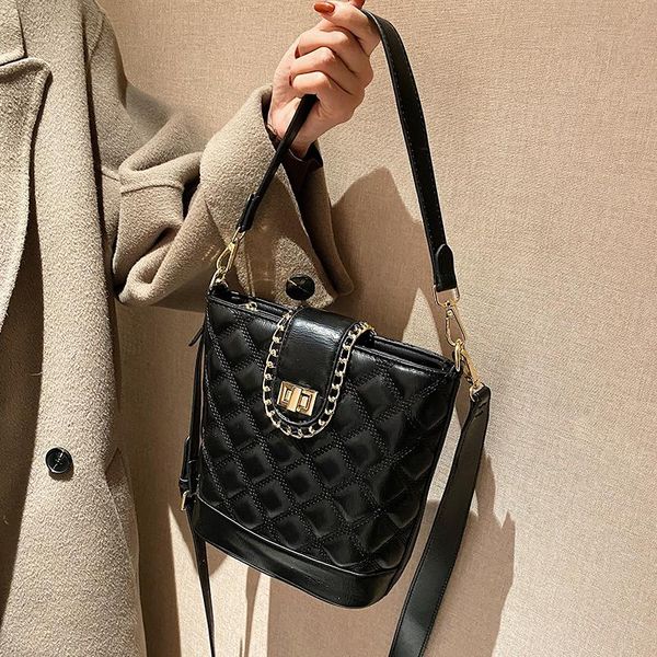 net celebrity high-quality small bag female 2021 new trendy fashion western style niche messenger bag wild bucket shoulder
net celebrity high-quality small bag female 2021 new trendy fashion western style niche messenger bag wild bucket shoulder