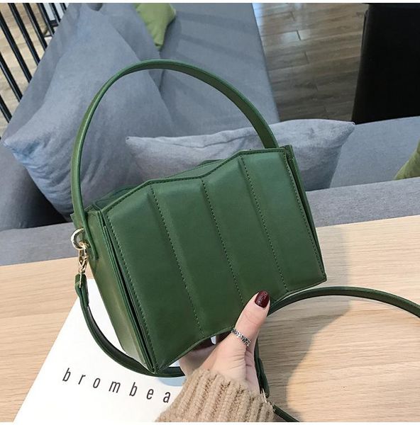 female shoulder bag solid color pu leather handbag for women 2020 simplicity travel small square bag fashion wild messenger
female shoulder bag solid color pu leather handbag for women 2020 simplicity travel small square bag fashion wild messenger