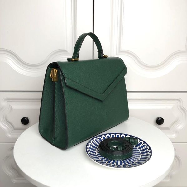 european brand new style lady cross-body bag designer handbag single shoulder bag factory direct global
european brand new style lady cross-body bag designer handbag single shoulder bag factory direct global