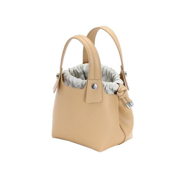 2021 new fashion niche design solid color drawstring bag simple one shoulder portable bucket package d808
2021 new fashion niche design solid color drawstring bag simple one shoulder portable bucket package d808