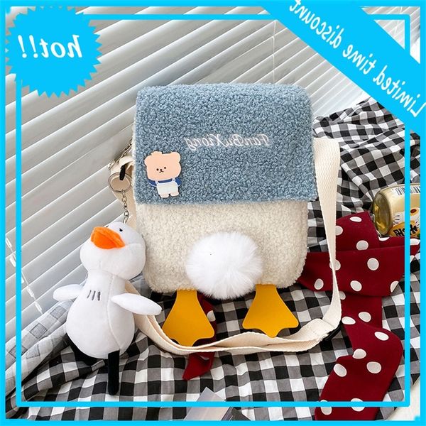 korean lamb feather duck butt 2020 winter new color contrast vertical mobile phone leisure girl messenger bag
korean lamb feather duck butt 2020 winter new color contrast vertical mobile phone leisure girl messenger bag