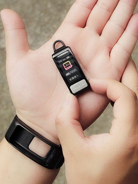 mobile phone smart bracelet blood prsure heart rate measurement multi-functional pedometer for men and women lovers sports
mobile phone smart bracelet blood prsure heart rate measurement multi-functional pedometer for men and women lovers sports