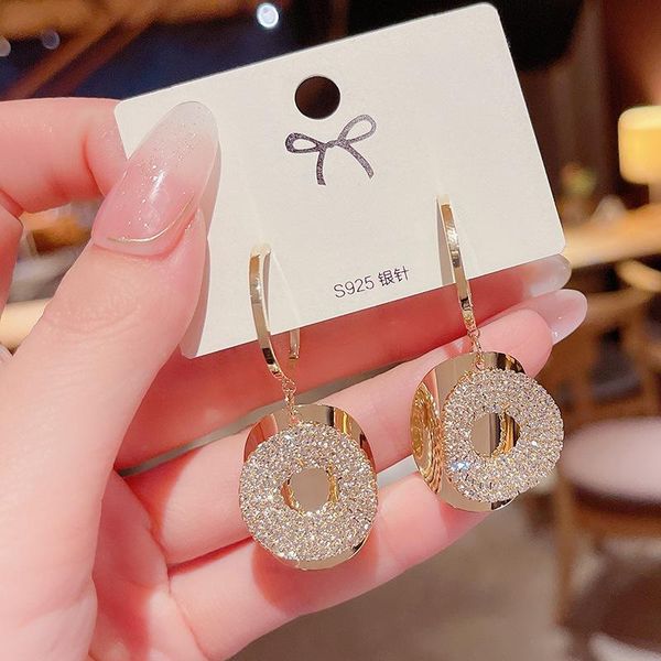 retro simple high sense circle c earrings fashion temperament cold wind earrings s925 female, Golden;silver
retro simple high sense circle c earrings fashion temperament cold wind earrings s925 female, Golden;silver