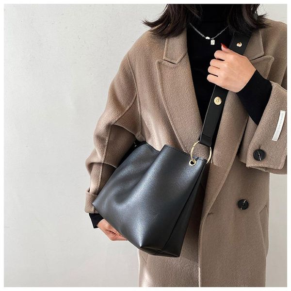 cross body luxury women bucket bags designer crossbody single shoulder message bag solid pu leather ladies purses soft sac 2pcs/set
cross body luxury women bucket bags designer crossbody single shoulder message bag solid pu leather ladies purses soft sac 2pcs/set